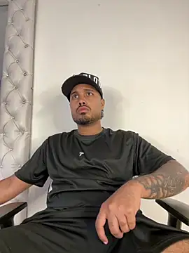 PapiStan online show from November 17, 1:48 pm