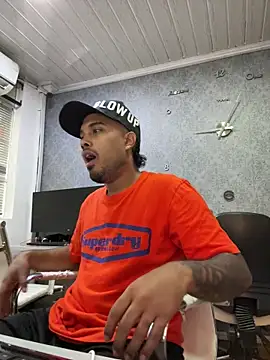 PapiStan online show from October 31, 2:13 pm