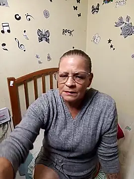 Snapshot of katrina_perez chatting on October 18, 10:12 pm katrina perez online show from October 18, 10:12 pm