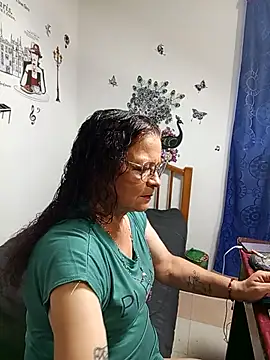 katrina perez online show from February 26, 10:43 pm