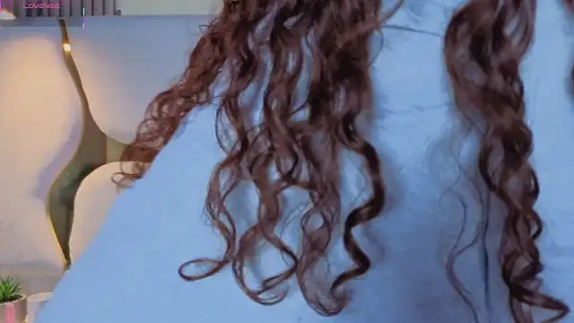 AmmberJones online show from December 3, 12:04 pm