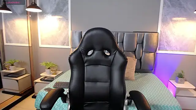 AmmberJones online show from March 23, 4:05 am