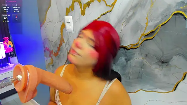 Snapshot of Sasha__moore chatting on November 7, 8:35 pm Sasha moore online show from November 7, 8:35 pm