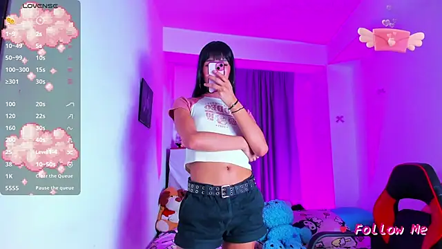 SkylerBennet online show from April 1, 2:57 am