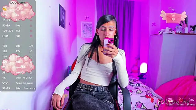 SkylerBennet online show from October 22, 3:17 am