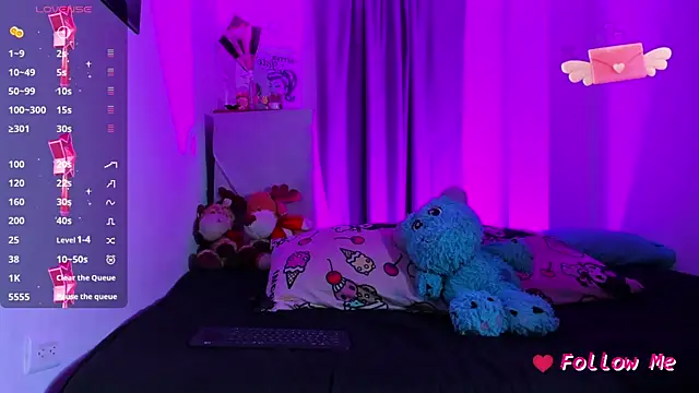 SkylerBennet online show from May 13, 3:24 am