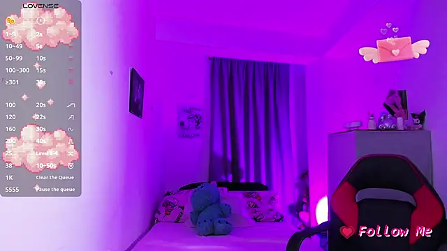 SkylerBennet online show from September 21, 1:33 am