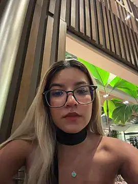 Pretty roxxyy online show from February 22, 1:30 am