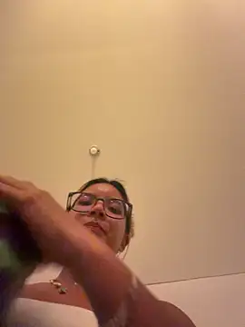 Pretty roxxyy online show from March 1, 2:11 am