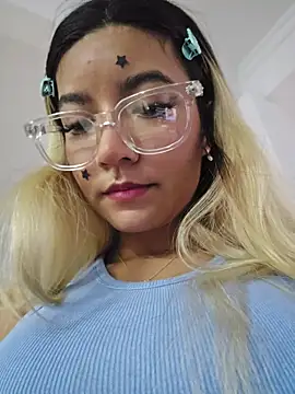 Pretty roxxyy online show from June 25, 11:26 am
