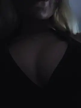 Pretty roxxyy online show from August 1, 11:41 am