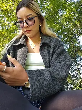 Pretty roxxyy online show from February 28, 12:49 pm