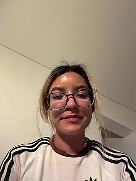 Pretty roxxyy online show from March 8, 12:49 am