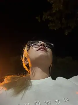 Pretty roxxyy online show from June 7, 12:16 am