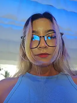 Pretty roxxyy online show from April 4, 11:17 am