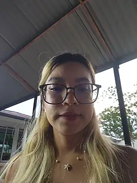 Pretty roxxyy online show from March 21, 11:25 am