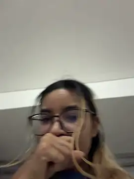 Pretty roxxyy online show from May 28, 12:29 am