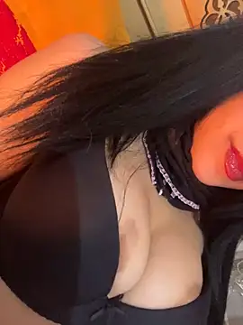 QueenLujaine online show from April 18, 9:26 pm