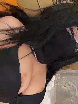 QueenLujaine online show from April 19, 1:23 pm