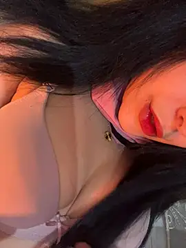 QueenLujaine online show from March 7, 8:03 pm