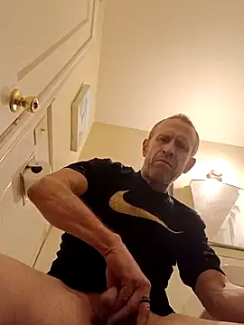 moasslicker online show from March 20, 5:57 am