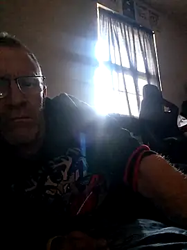 moasslicker online show from December 17, 3:39 pm