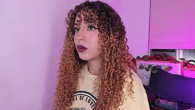 Snapshot of MaryJanelovers chatting on April 7, 12:45 am MaryJanelovers online show from April 7, 12:45 am