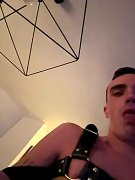 Chaud06 french online show from November 6, 1:42 am