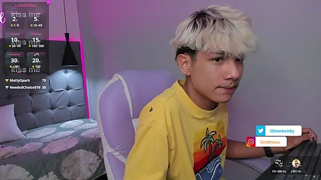 OliverTwinky online show from November 5, 2:53 pm