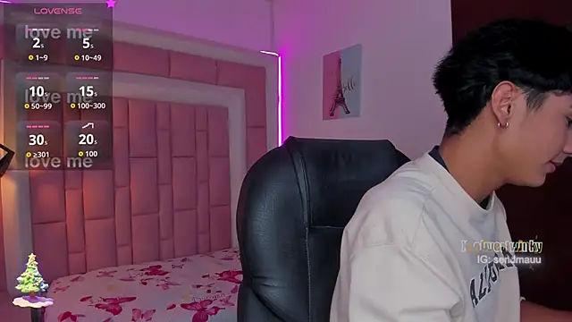 OliverTwinky online show from November 20, 4:35 am