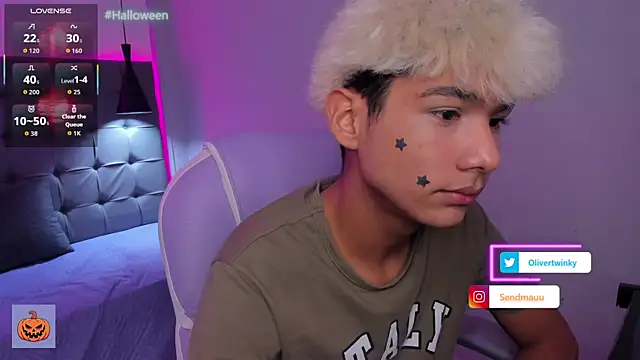 OliverTwinky online show from October 17, 10:44 pm