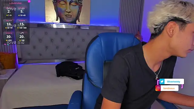 OliverTwinky online show from November 12, 7:29 pm