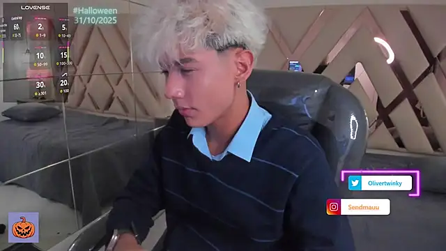 OliverTwinky online show from October 22, 1:21 pm