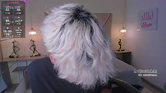 OliverTwinky online show from November 13, 1:04 pm