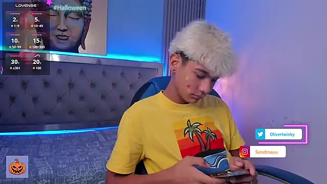 OliverTwinky online show from October 5, 2:41 pm