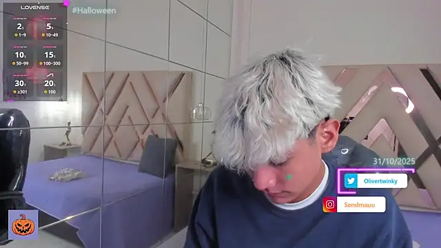 OliverTwinky online show from October 30, 1:31 pm