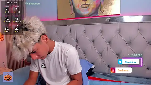 OliverTwinky online show from October 29, 11:58 pm