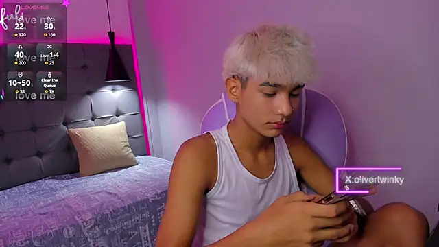 OliverTwinky online show from September 12, 4:45 am
