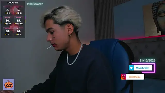 OliverTwinky online show from October 28, 4:57 am