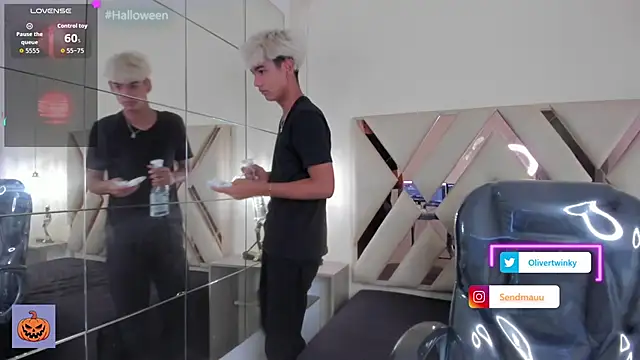 OliverTwinky online show from October 10, 1:34 pm