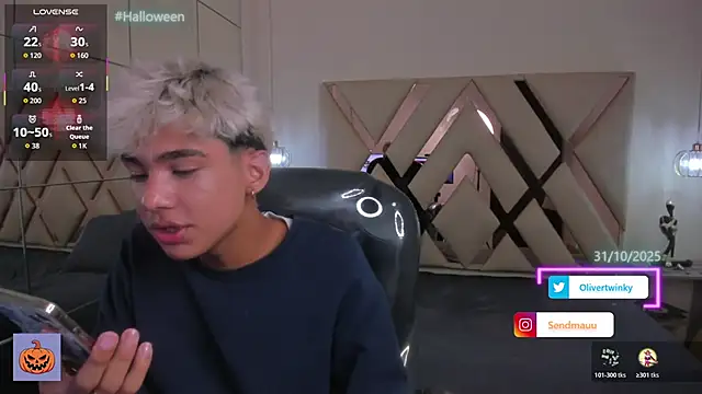 OliverTwinky online show from October 24, 2:16 pm