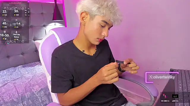 OliverTwinky online show from September 10, 5:06 am