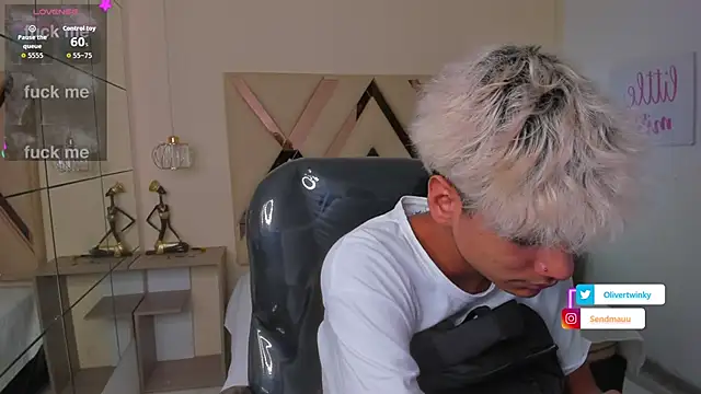 OliverTwinky online show from November 10, 1:27 pm