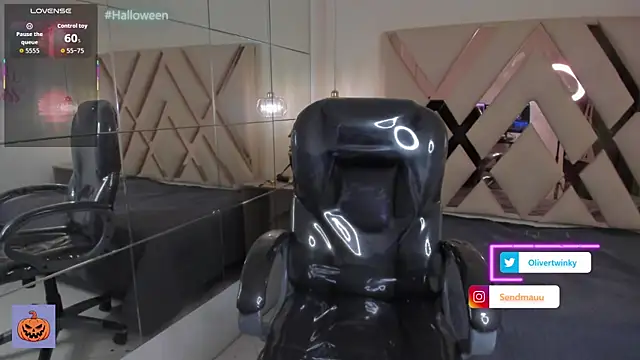 OliverTwinky online show from October 21, 1:32 pm