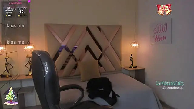 OliverTwinky online show from November 14, 1:37 pm