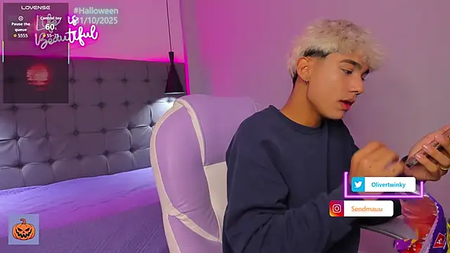 OliverTwinky online show from October 24, 1:48 am