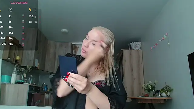 Snapshot of Eva___forever chatting on July 8, 4:57 am Eva forever online show from July 8, 4:57 am