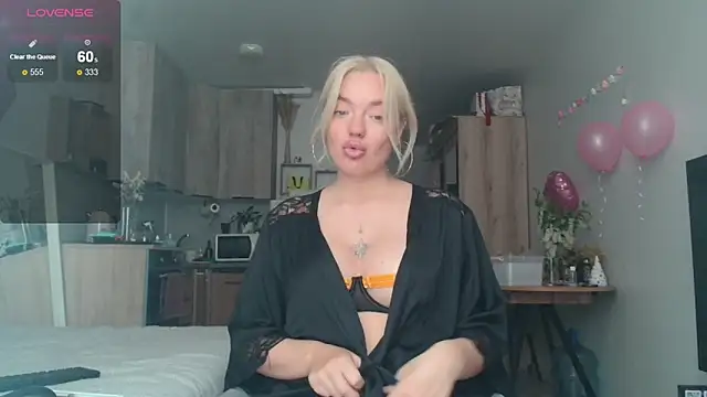 Eva   forever online show from May 17, 9:09 am