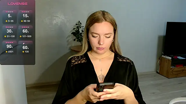 Snapshot of Eva___forever chatting on October 27, 1:06 am Eva forever online show from October 27, 1:06 am