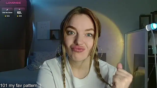 Eva   forever online show from March 7, 1:45 am